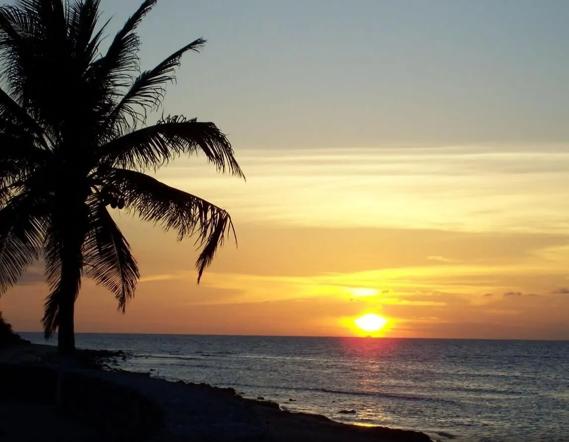 Beach Living At Villas Pappagallo Beachfront 22 West Bay 0*,  Islas Caimán